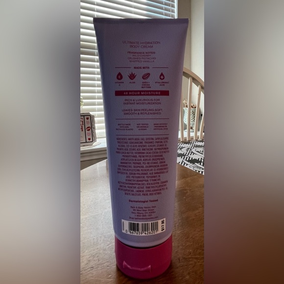 Bath and Body Works Sweetheart Cherry Body Cream Full Size LE New - Picture 2 of 2